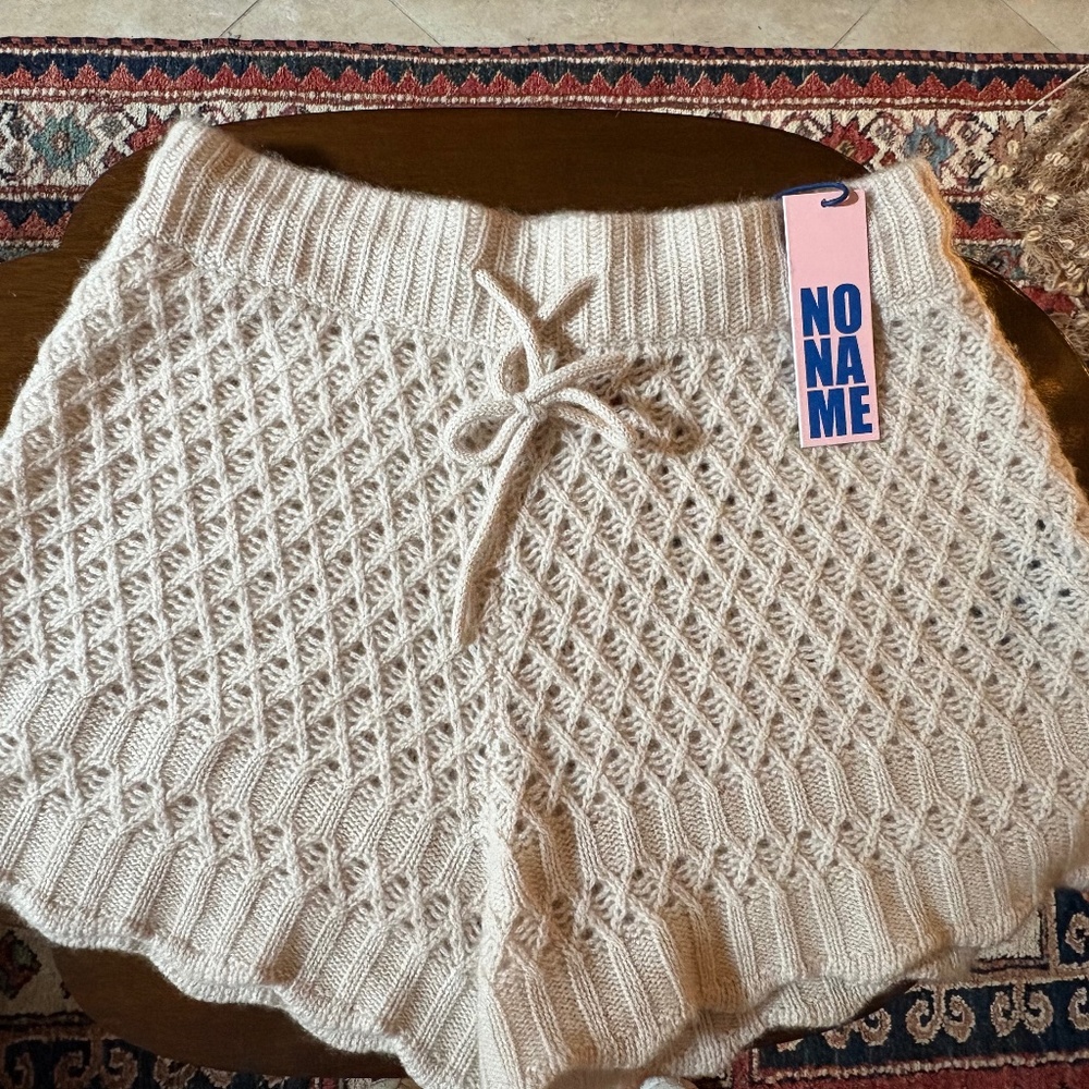 NONAME by Naked Cashmere 100% Cashmere Knit Shorts, Size L, NWT — Luxe Après-Ski